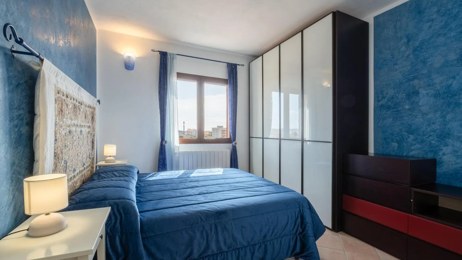 Elegante Appartamento Vista Mare Olbia Italia