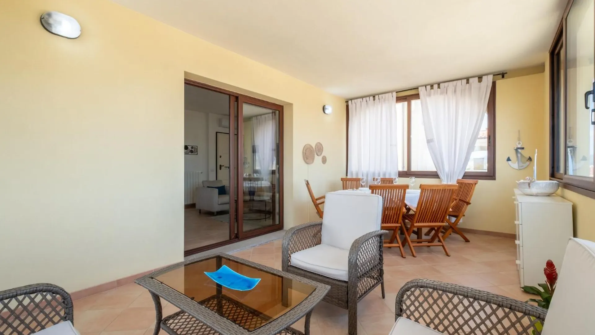 Elegante Appartamento Vista Mare Olbia Italia