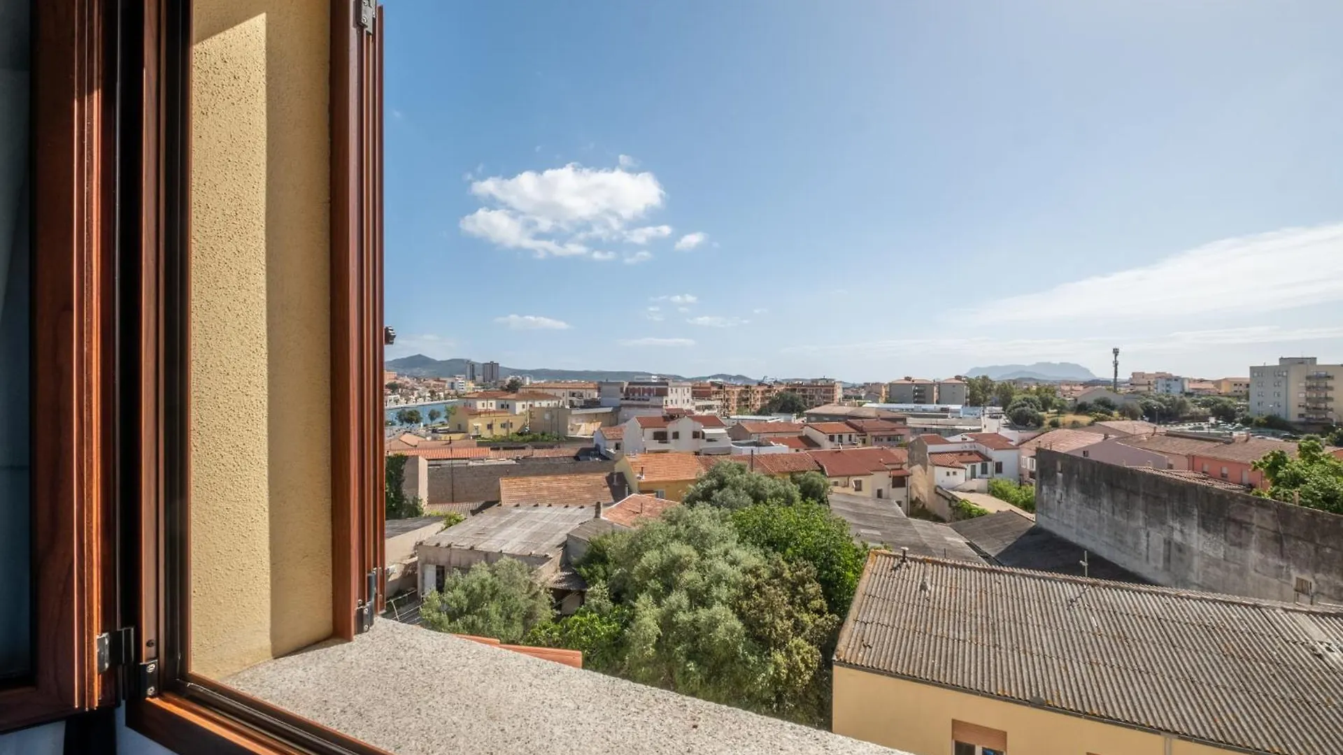 Elegante Appartamento Vista Mare Olbia